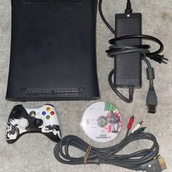 BLACK XBOX 360 CONSOLE WITH VIDEO GAME & CONTROLLER