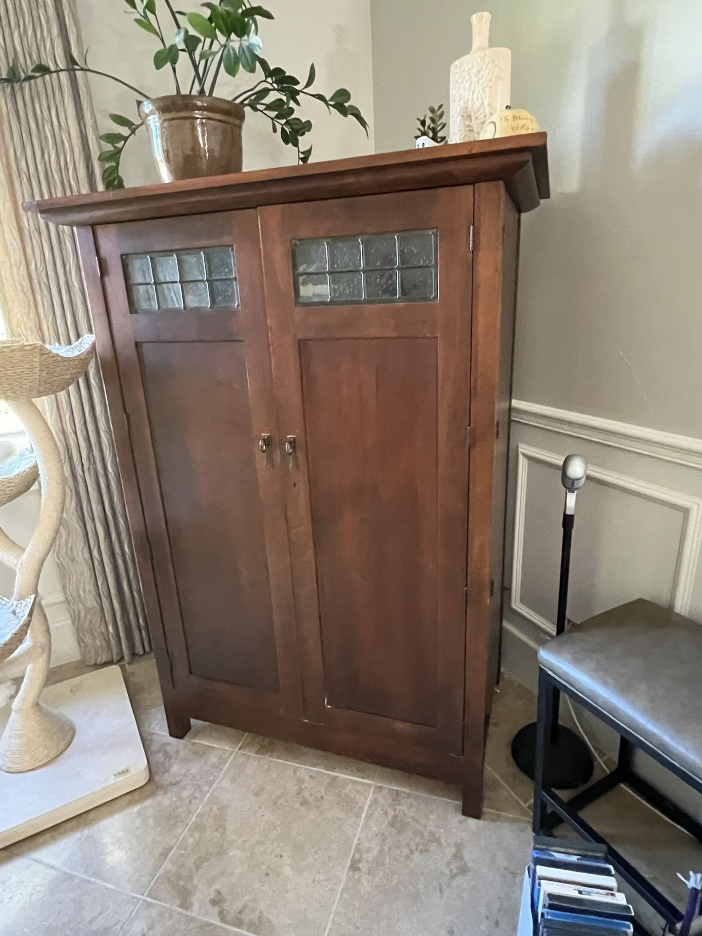 Armoire Cabinet 