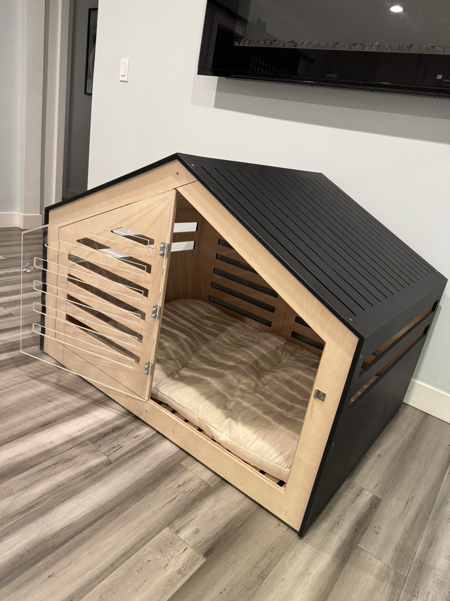 High End Dog House Crate