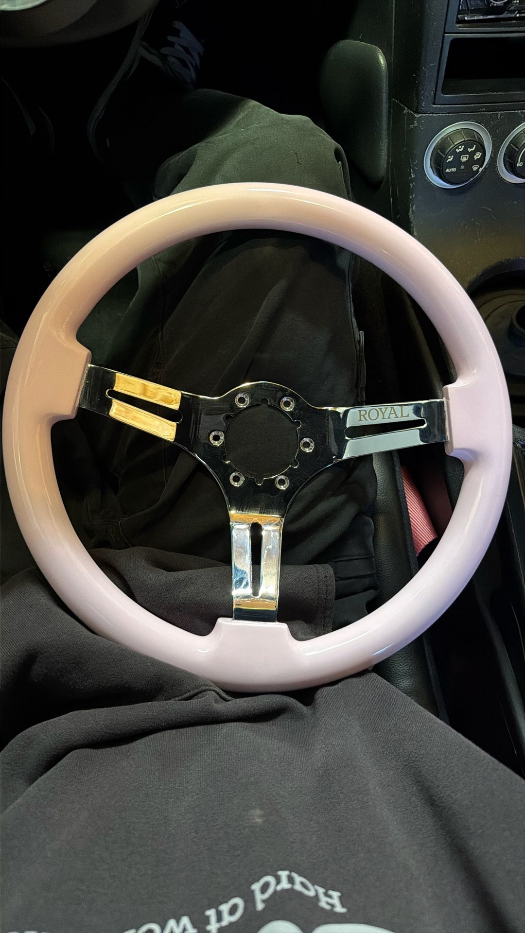 Pink 350mm Grip Royal Steering Wheel