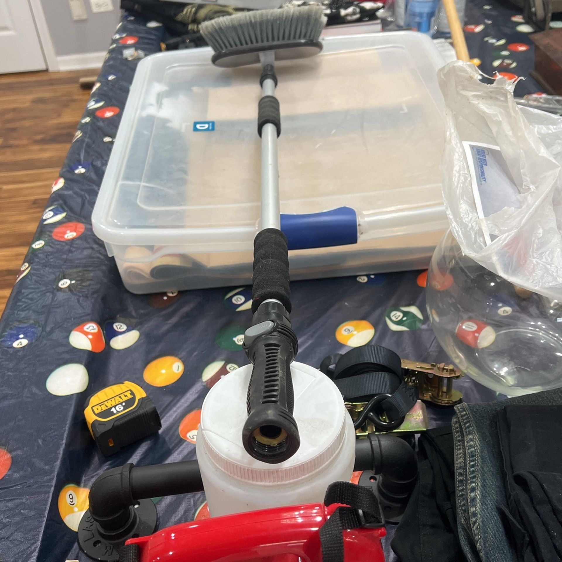 Expandable Brush