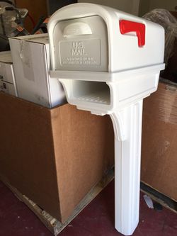 RUBBERMAID GC1W LARGE DELUXE PLASTIC MAILBOX AND POST COMBO, WHITE