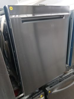 Whirlpool stainless steel dishwasher with stainless tub - Free delivery