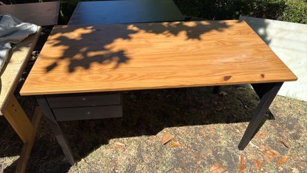4.5’ Desk Solid Wood