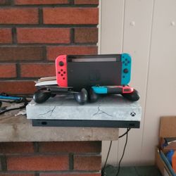 Nintendo Switch W/2 Joycons And 3 Games