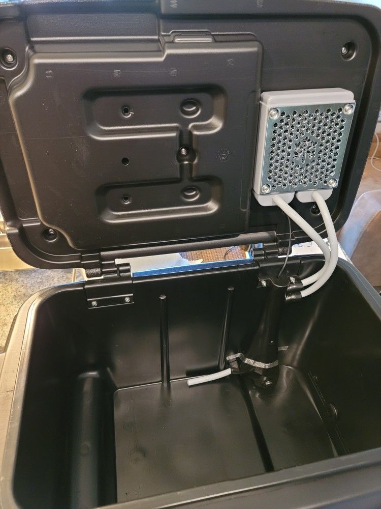 BRAND NEW PORTABLE AIR CONDITIONER 38 QT ICE CHEST COMBO & DOZENS more Ads posted here