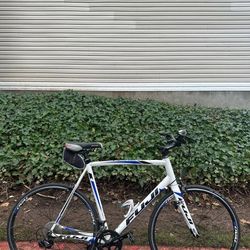 Fuji Roubaix Road Bike Aluminium Lightweight Bicycle L / XL frame
