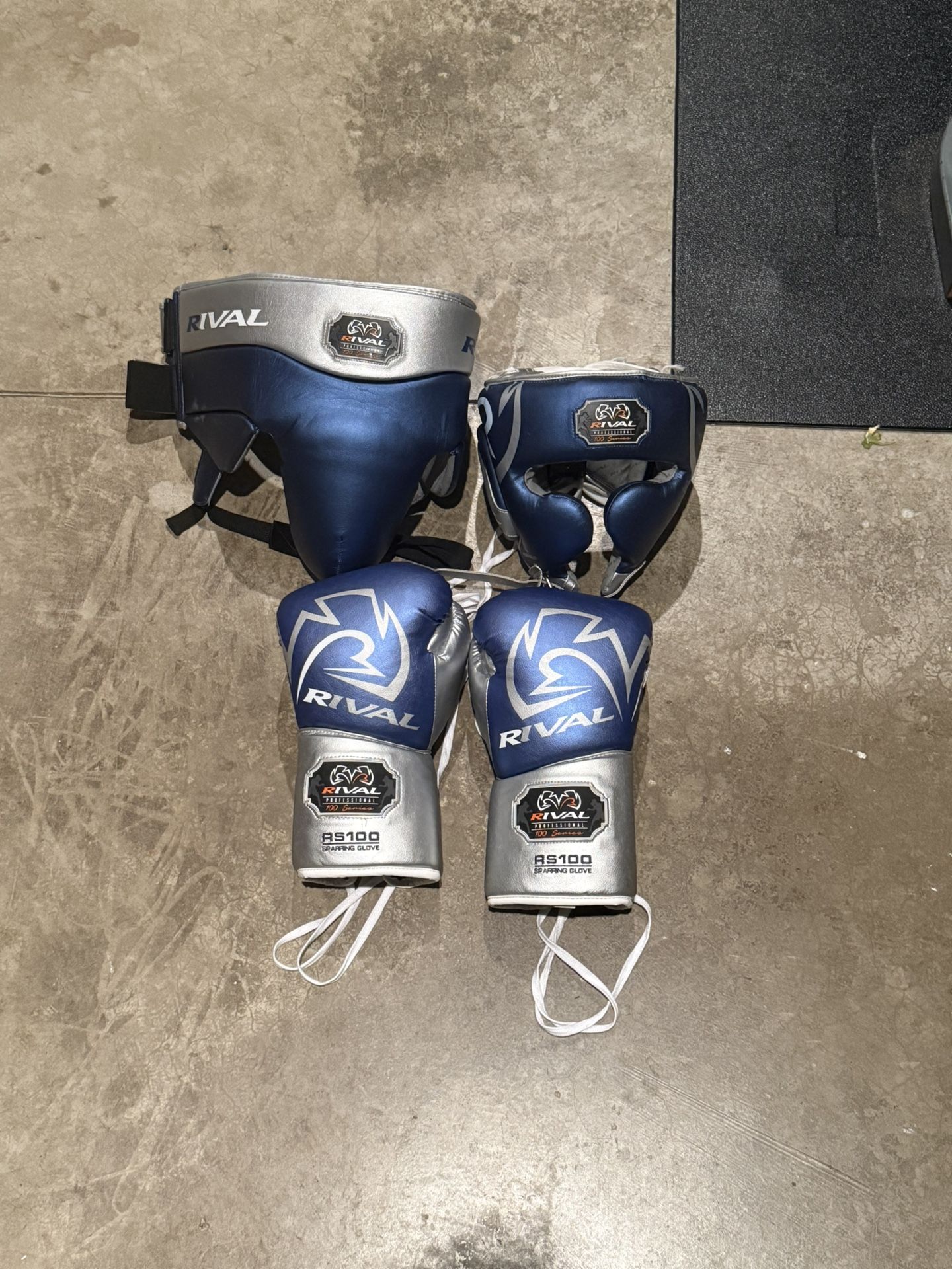 Blue Rival Boxing sparring set