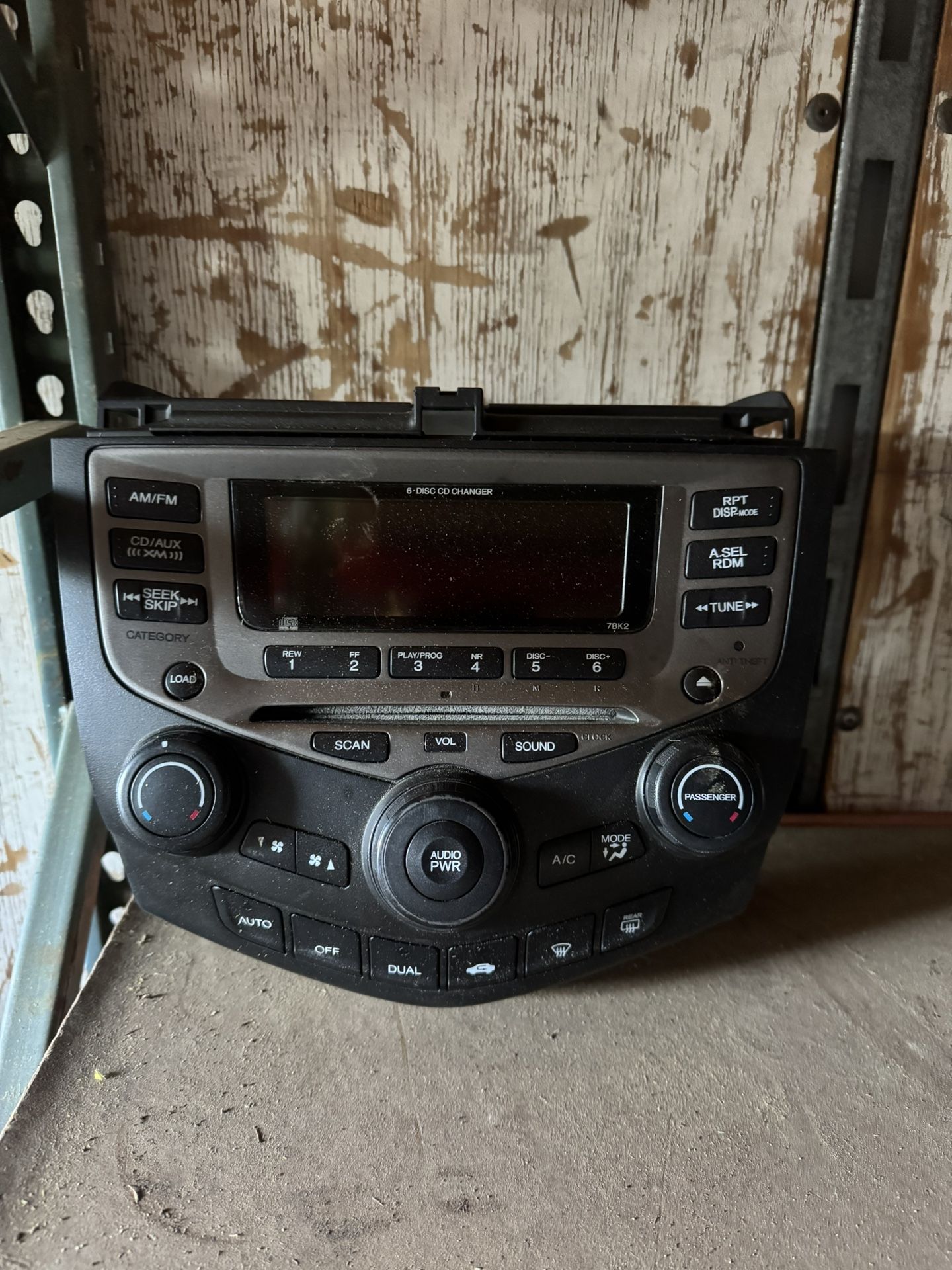 2004 Honda Accord Stock Sterio