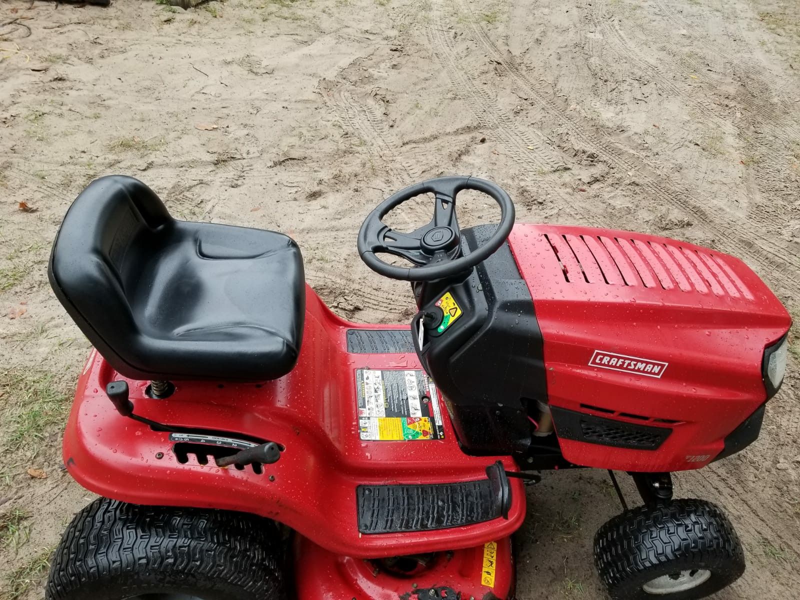 CraftsMan T1200 Riding Lawn mower Tractor 42 inch for Sale in Astatula