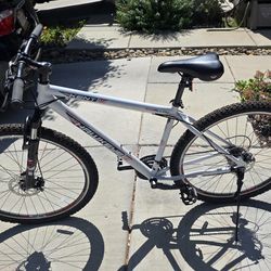 Kent Hawkeye White Mountain Bike
29'