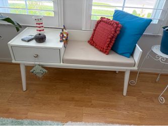 Entryway bench