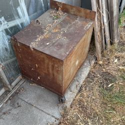 Heavy Duty Yard Tool Box 