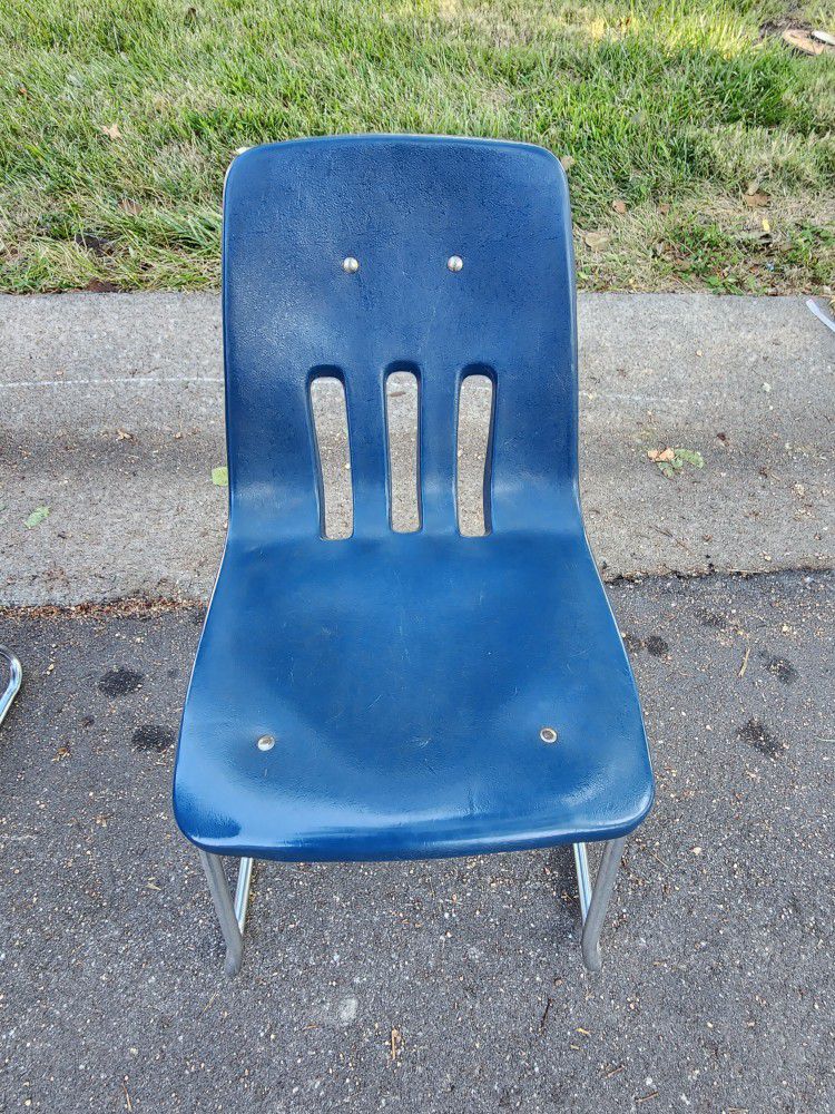 MCM VIRCO Plastic Molded School Chairs