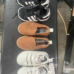 (3) Kids/toddler Shoes Size 6