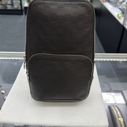 Louis Vuitton Avenue Sling Bag (WMP015817)