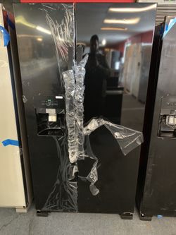 New scratch and dent Kenmore black side by side fridge 1 year warranty