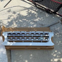 Land Rover LR4 OEM Front Grille White