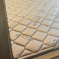 Super Soft King Mattress And Boxspring
