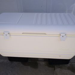 Igloo 150 Qt Ice Chest, Ice Cooler