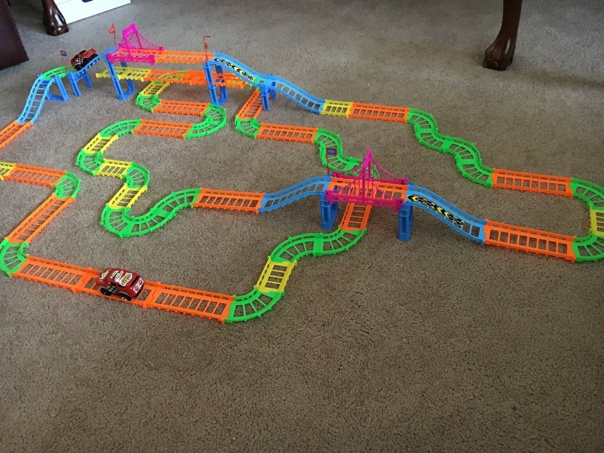 Speedway Wonder Car Track Set w/ 2 Cars