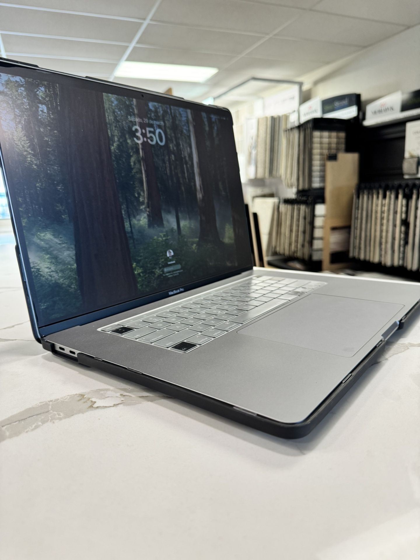 BEAST Macbook Pro 2019 i9 64GBs RAM