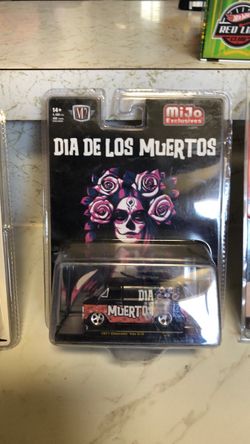 M2 Machines Dia De Los Muertos 1971 Chevrolet Van G10 MiJo Exclusive