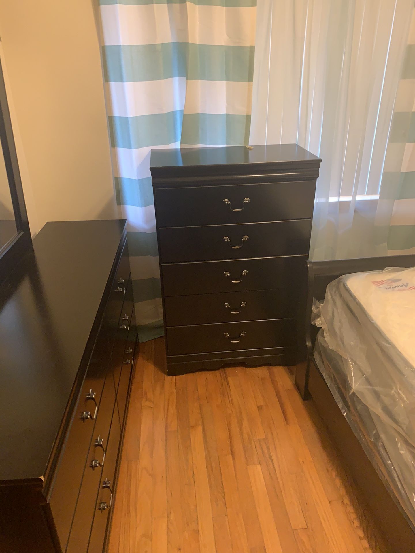 Bedroom set ( dresser, chest, nightstand, headboard, footboard, frame and mirror