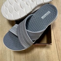 Skechers Gray Sandal 7 Wide