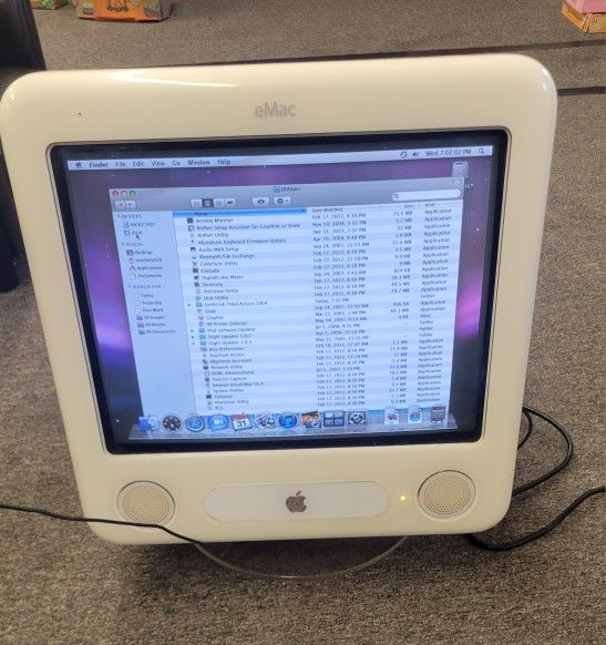 Apple eMac powermac64 Computer