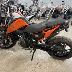 2017 KTM DUKE 690