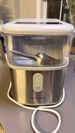 Frigidaire Countertop Ice Maker – Stainless Steel