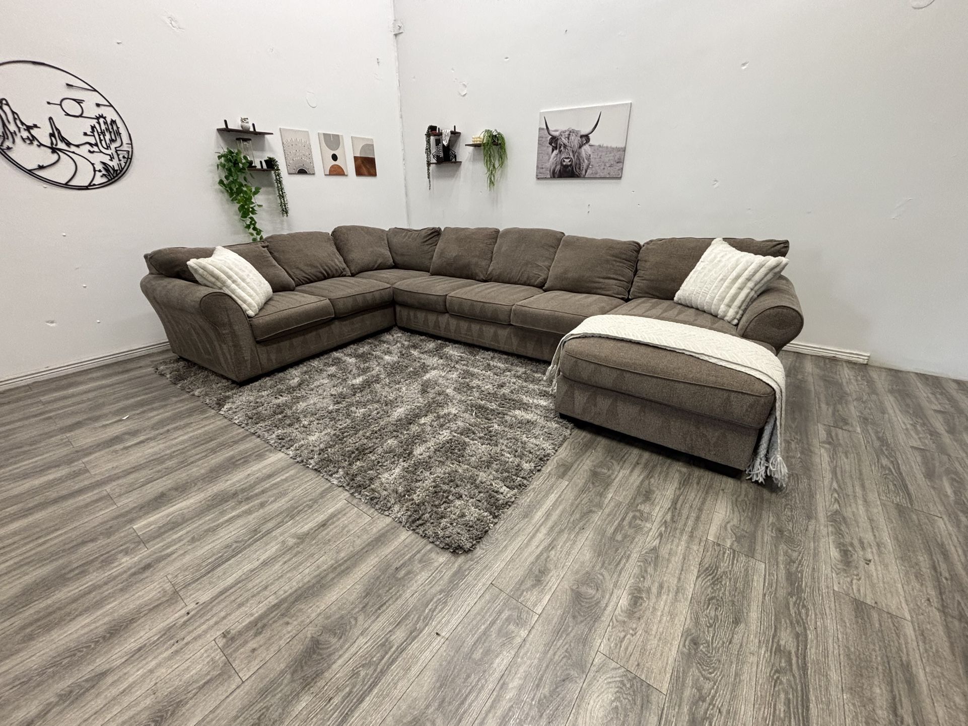 Sectional Couch - Free Delivery
