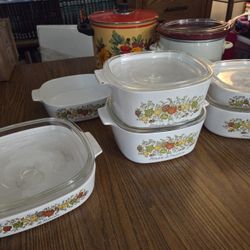 Vintage Kitchenware. 70's Vibes