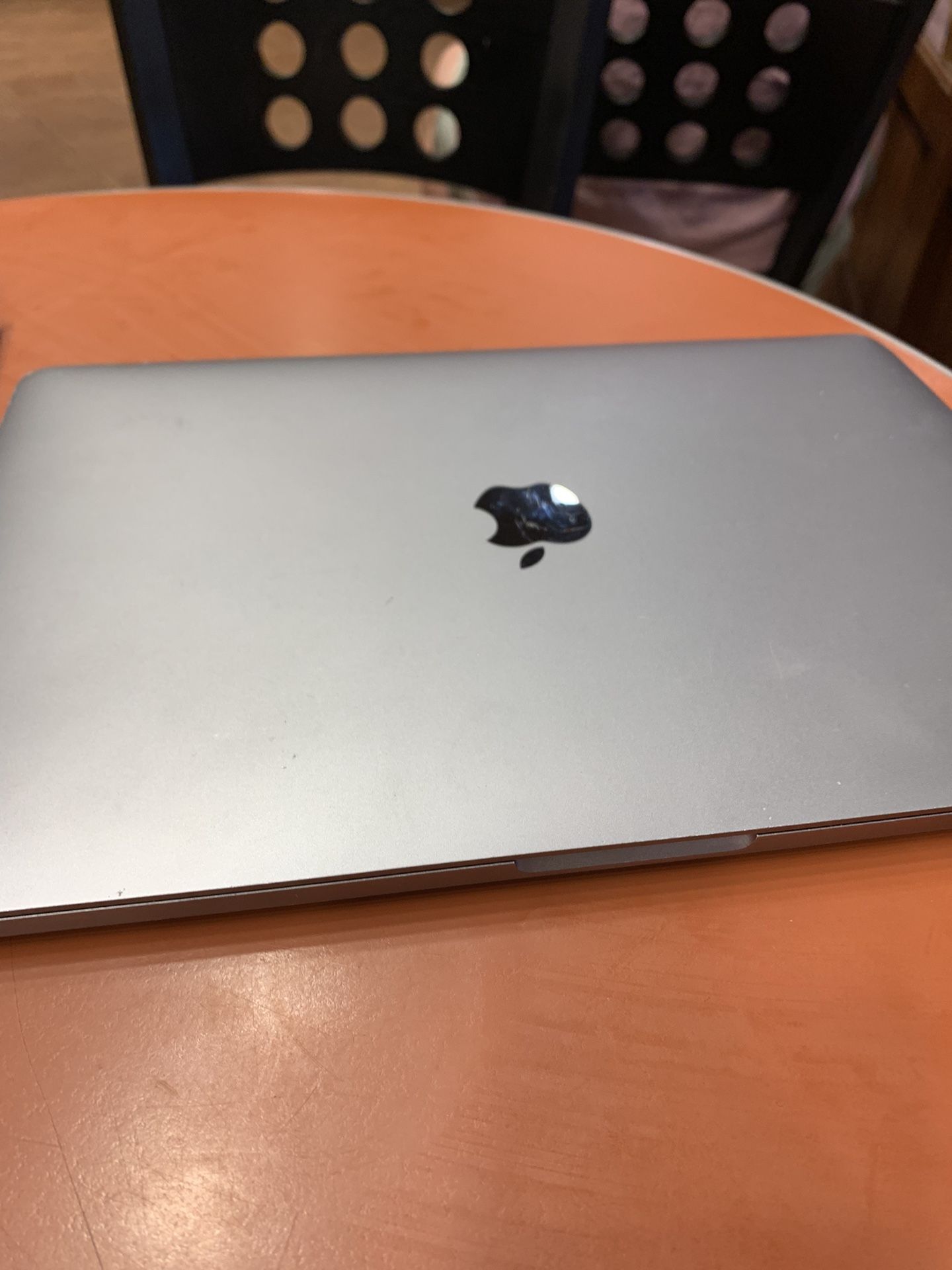 2020 MacBook Pro 8gb 256ssd