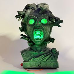 Magic Power Co Halloween Animated MEDUSA Bust Haunted Statue Motion Sensor 2010