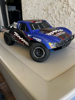 TRAXXAS SLASH