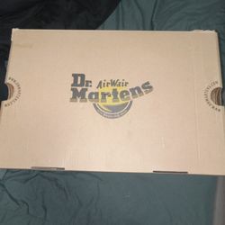 Dr. Martens 1461 Smooth Leather Oxford Shoes in black.