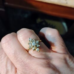 Beautiful Vintage Sterling Diamond Ring