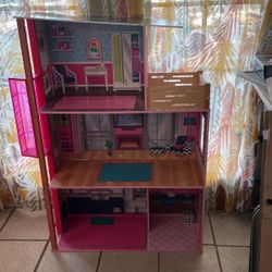 Girls doll house