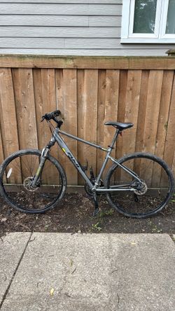 Fuji hybrid bike