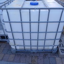 Tankes Para Agua De 250 Galones $80 Cada Uno En Buenas Condiciones 