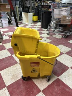 Mop, Buckets