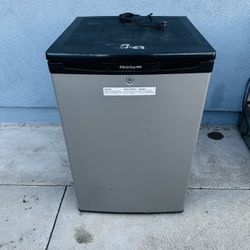 Frigidaire Mini Fridge (22”x22”x33”)
