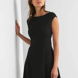 Gap Women's Size 0 Black Ponte Cap sleeve Pin Dot Crew-Neck