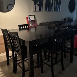 Dining Table w/Chairs 