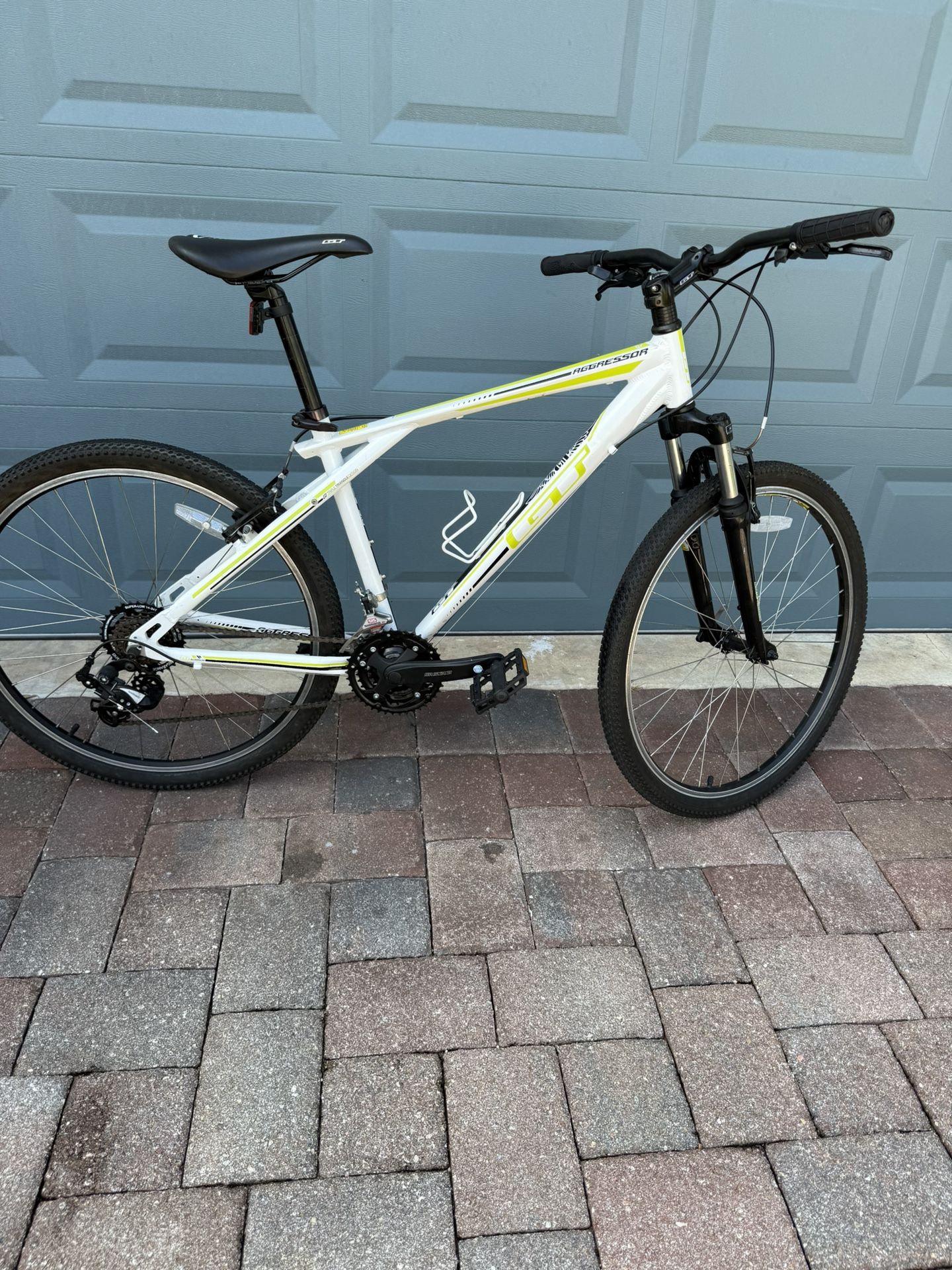 GT Aggressor M 26 inch wheel 21 speed when you condition