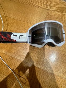 Fox goggles
