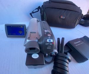 Panasonic PV-GS320 Mini DV & SDHC Camcorder Good Used Condition With Original Charger, Extended Battery and New Travel Case