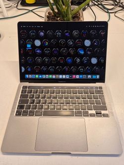 13" MacBook Pro M1 w/TouchBar, 8GB RAM, 500GB SSD, 239 Batt Cycle FVFFH1STQ05F $440